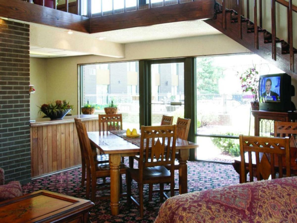 רפיד סיטי The Foothills Inn מראה חיצוני תמונה